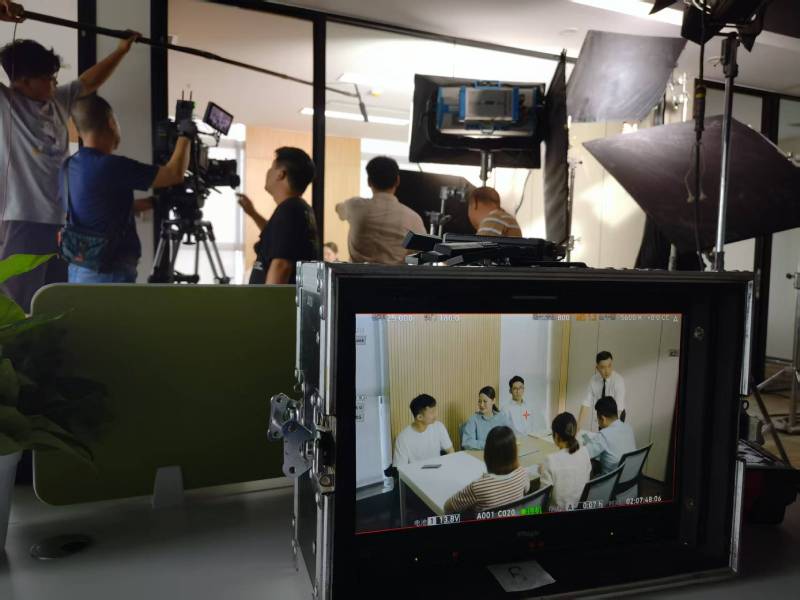 巴马TVC拍摄公司：科技产品视觉化大师，诠释未来感与功能美学